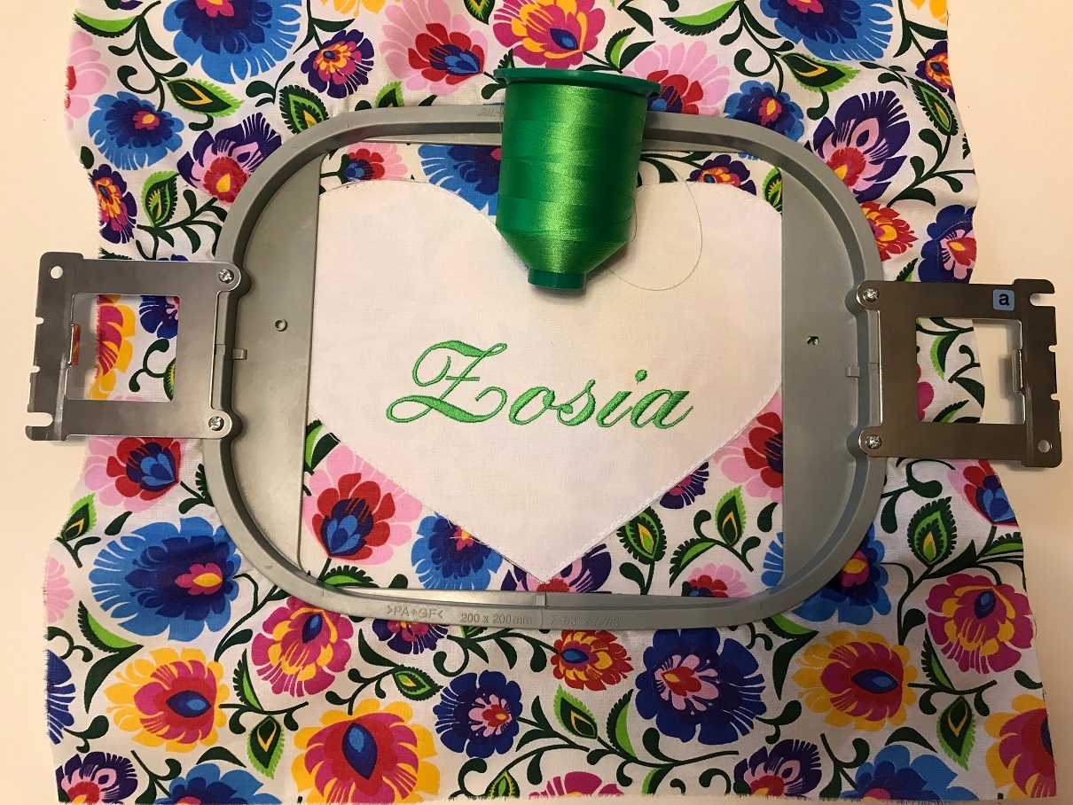 Zdjęcie haftu z imieniem dziecka