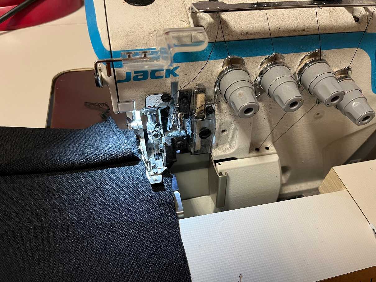 Zdjęcie maszyny overlok