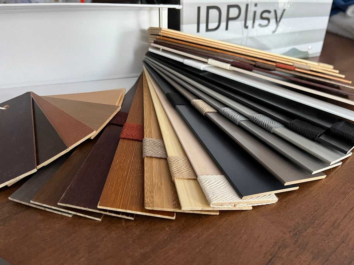 Zdjęcie próbników rolet drewnianych